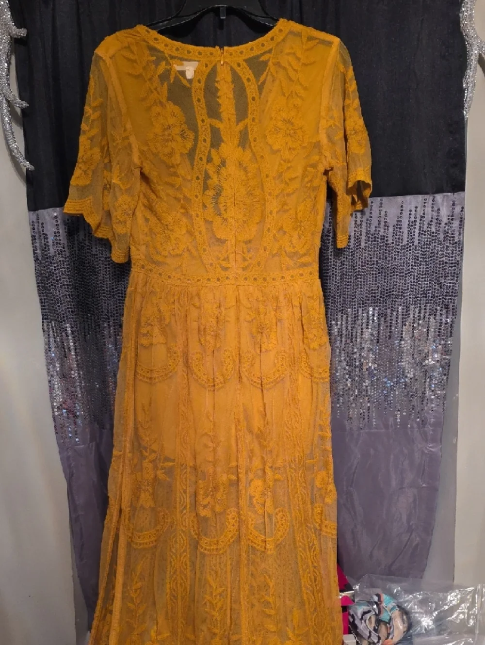 🟣Wild Honey Mustard Lace V-Neck Flutter Sleeve Maxi Dress - Picture 4 of 4